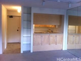 Building Photo - 3138 Waialae Ave