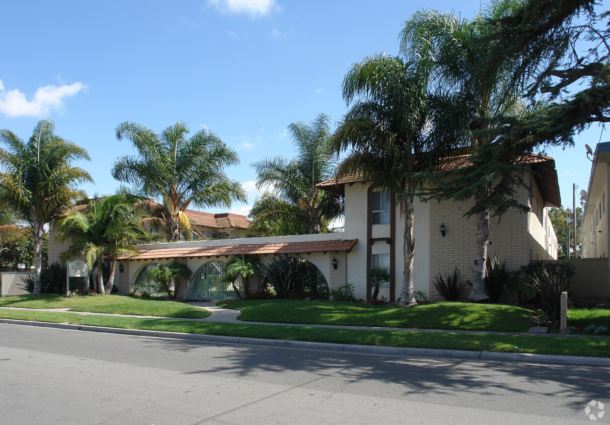 Building Photo - Pacific Palms