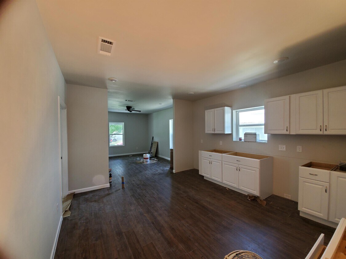 Primary Photo - 417 S Hazelwood St