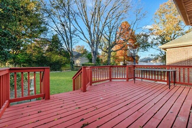 Foto del edificio - 8405 Hurstbourne Woods Pl