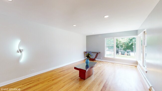 Foto del edificio - 4030 W North Shore Ave