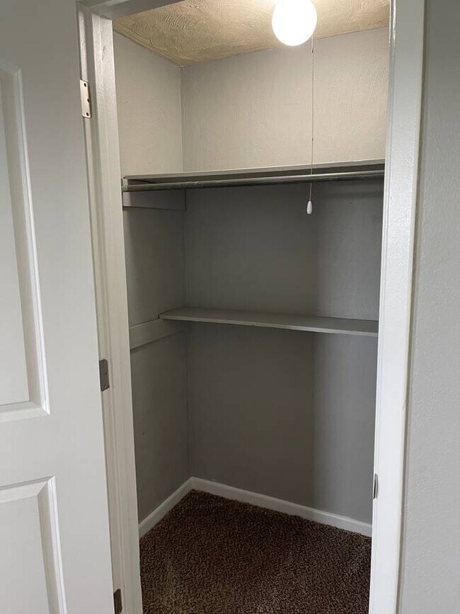 Foto del edificio - 2740 E Phylbeck Ave