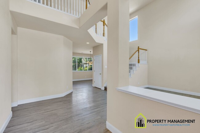 Foto del edificio - Luxury 5-BR Home Rental in Elk Grove