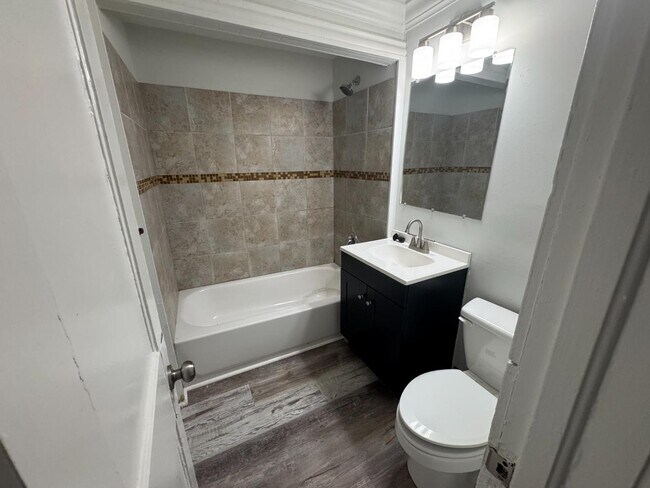 Photo - 318 Park St House