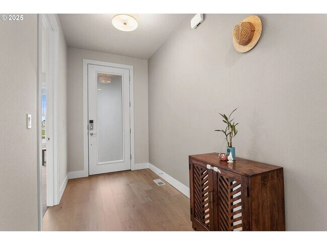 Foto del edificio - 4093 SE Reed Dr