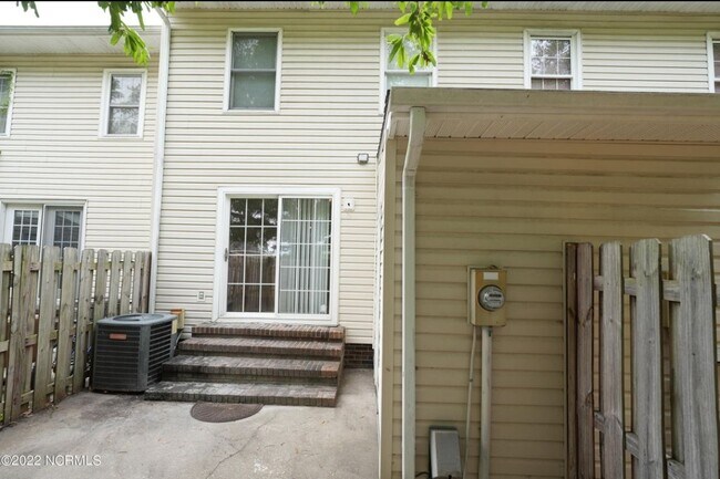 Foto del edificio - 3702 Cliffridge Dr