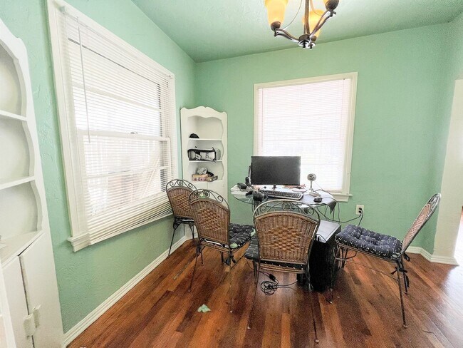 Foto del edificio - 1824 NW 5th Ave