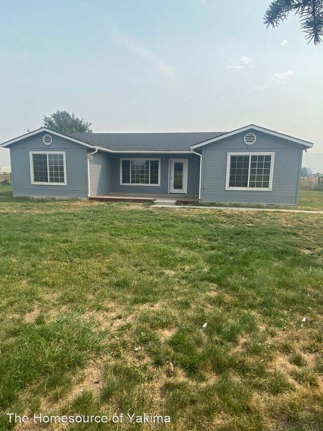 3 br, 2 bath House 9621 Meadowbrook Road House Rental in Yakima, WA