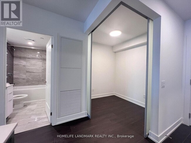 Photo du bâtiment - 8 Cedarland Dr