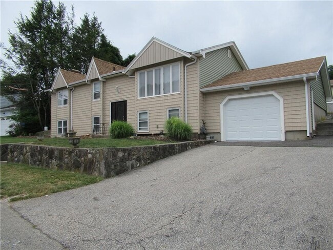 Building Photo - 5 Tanglewood Ln