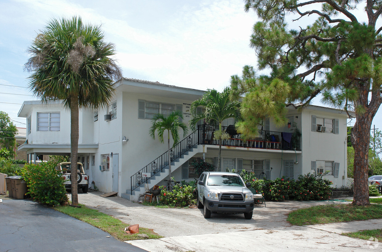 Primary Photo - Montgomery Arms Courtyard Apts