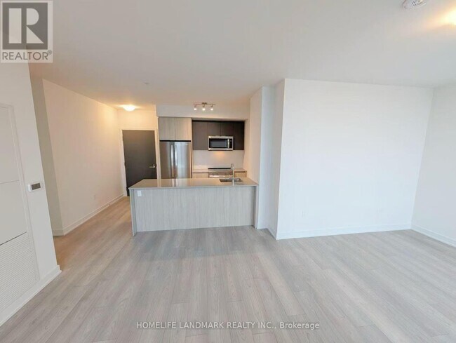 Photo du bâtiment - 5858 Yonge St