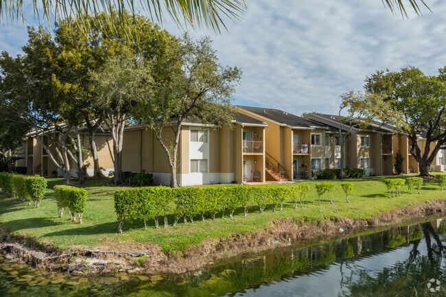Building Photo - Cutler Hammock