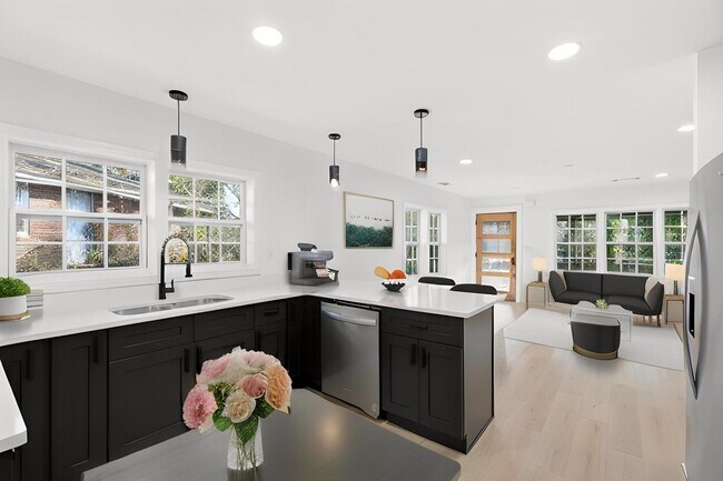 Foto del edificio - 167 Rockmart Dr SW