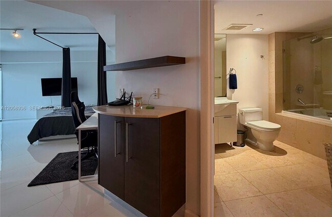 Foto del edificio - 475 Brickell Ave