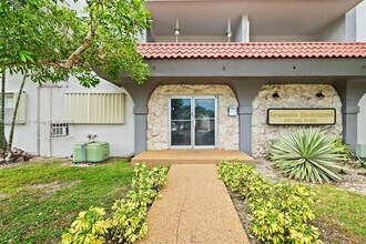 Building Photo - 8107 SW 72nd Ave