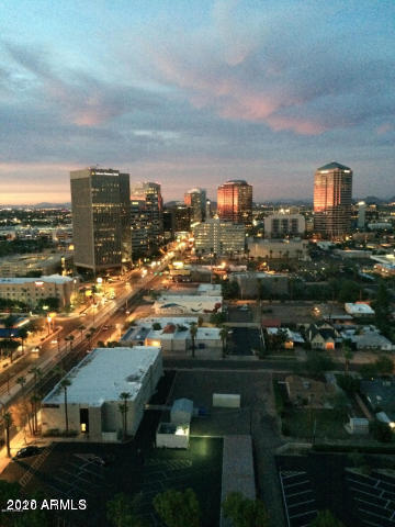 Foto del edificio - 2323 N Central Ave