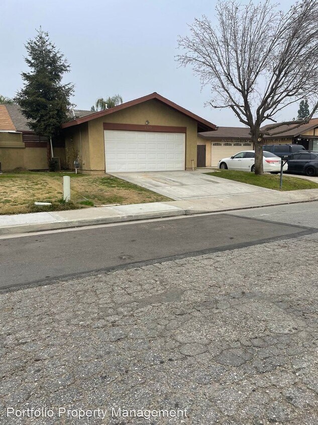 Primary Photo - 3 br, 2 bath House - 2320 PINON SPRINGS CIR