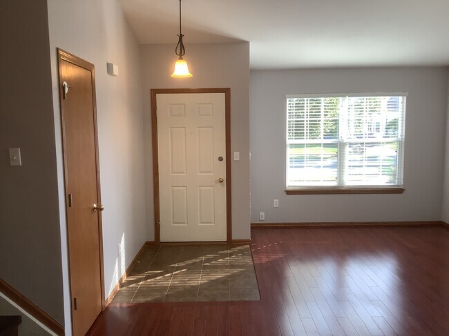 Foto del edificio - 1057 Kennedy Dr