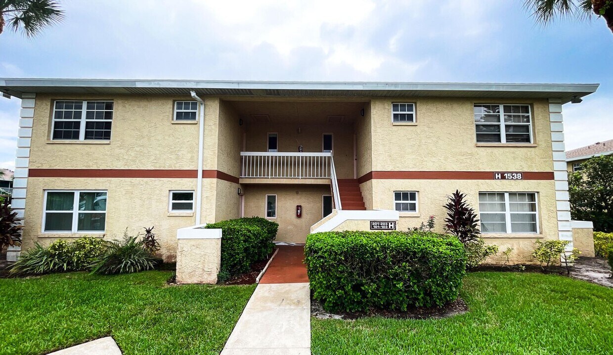 1538 SE Royal Green Cir Unit H103, Port Saint Lucie, FL 34952 Condo