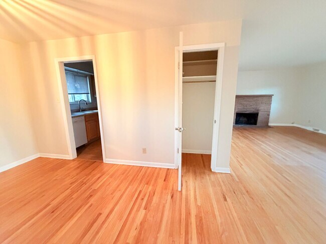 Photo - Amazing 3 Bed, 2 Bath Spacious Home with a...