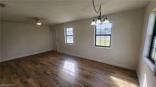 Foto del edificio - 3820 20th St W