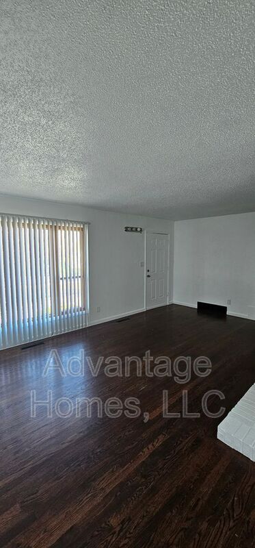 Foto del edificio - 9625 Beacon Ave