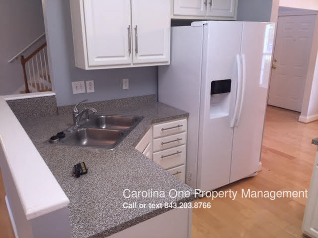 Building Photo - 506 Cecilia Cove Dr