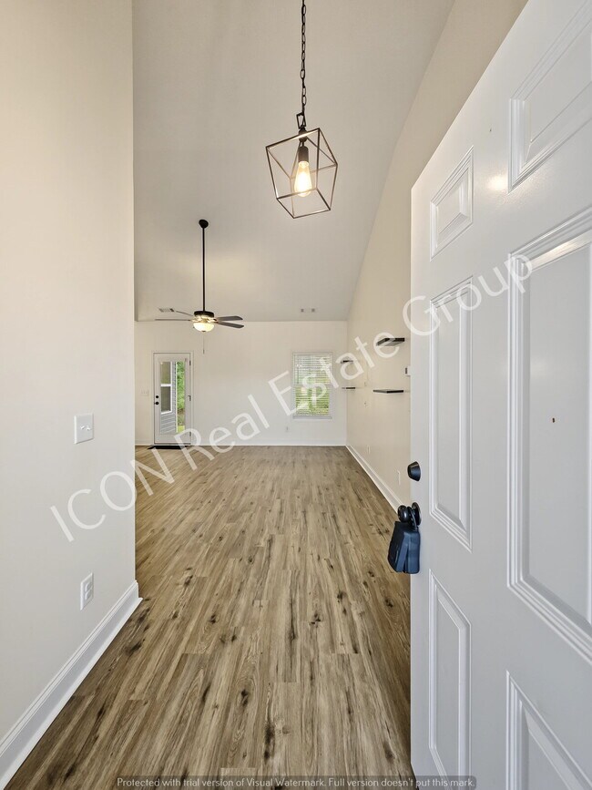 Building Photo - 55 Cranbrooke Dr