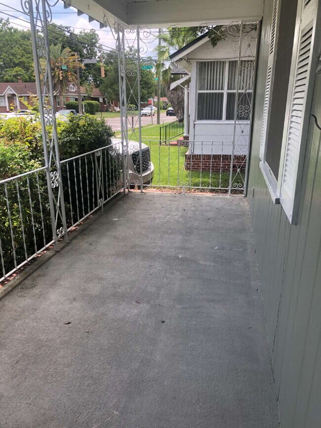 Building Photo - AVAILABLE MID-JUNE:  Charming 2-Bedroom Ho...