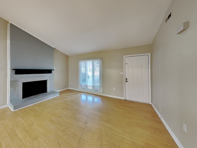 Foto del edificio - 6900 Duncroft Ln