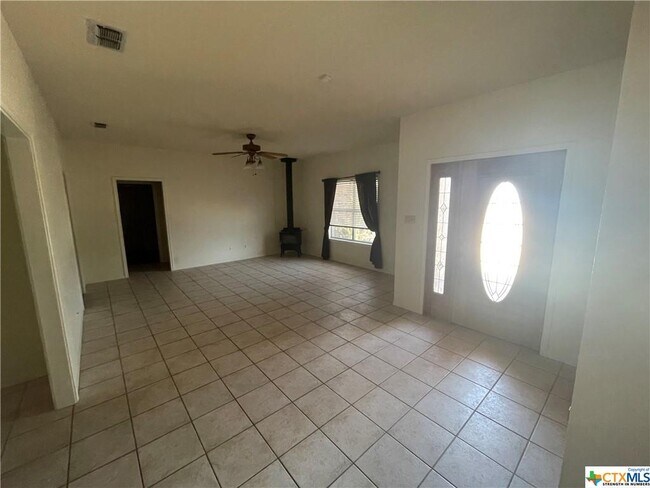 Building Photo - 513 San Jose Rd