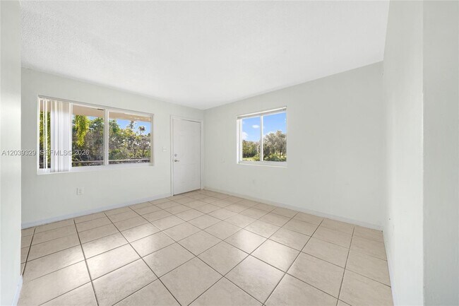 Building Photo - 480 NW 24th Ave