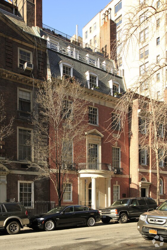 Building Photo - 120 E 80th St