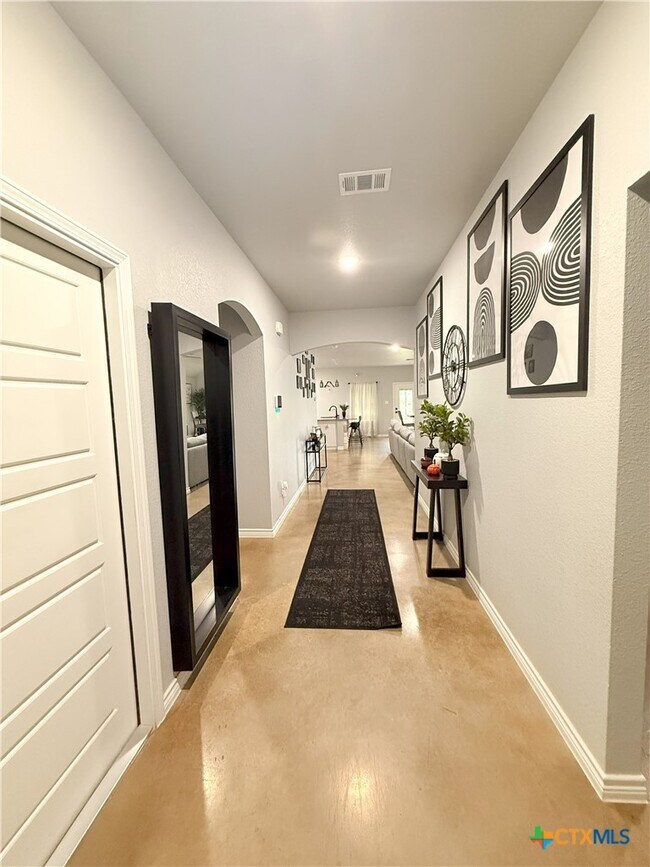 Building Photo - 741 Freedom Cir