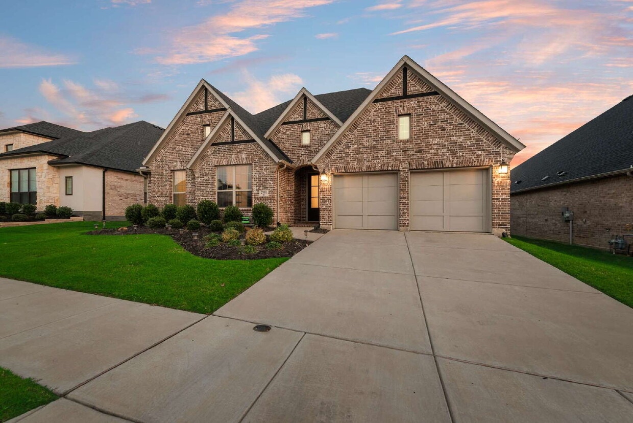 "Spacious 4-Bedroom Retreat with 2.5 Baths... - "Spacious 4-Bedroom Retreat with 2.5 Baths...