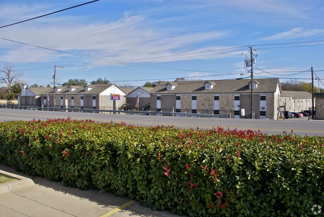 Primary Photo - Cornerstone Apartments