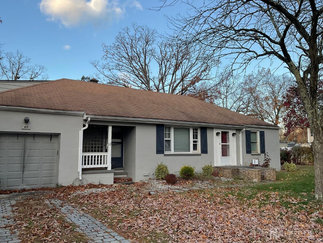 Primary Photo - 60 Kensington Ave