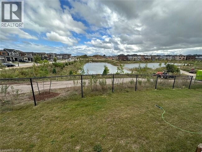 Photo du bâtiment - 3 Bee Cres