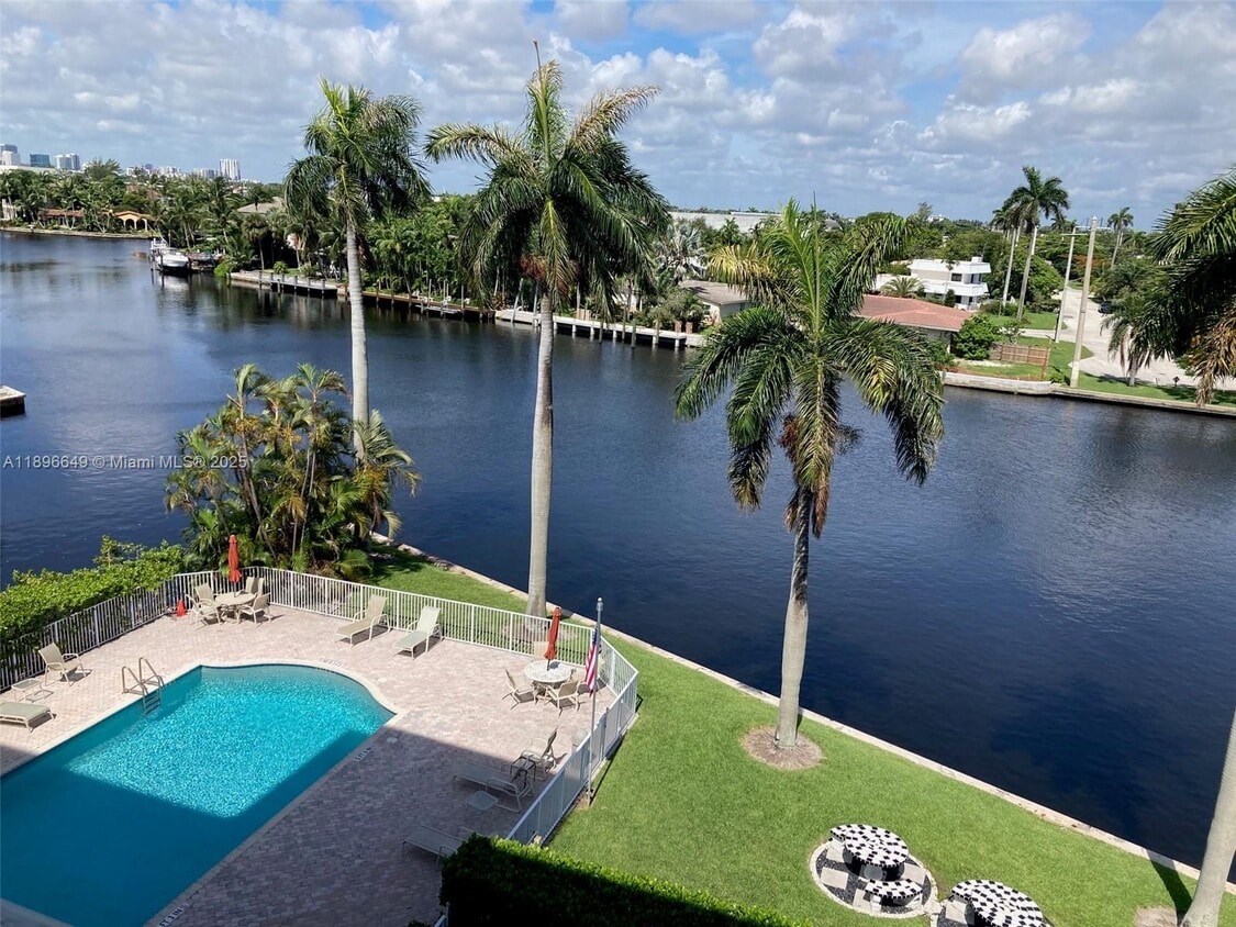 Foto principal - 1881 Middle River Dr