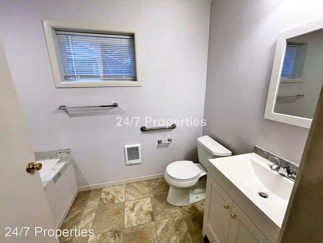 Foto del edificio - 3 br, 2 bath House - 5075 SW Fairmount Dr.