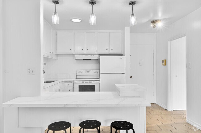 Building Photo - 320 S Gramercy Pl