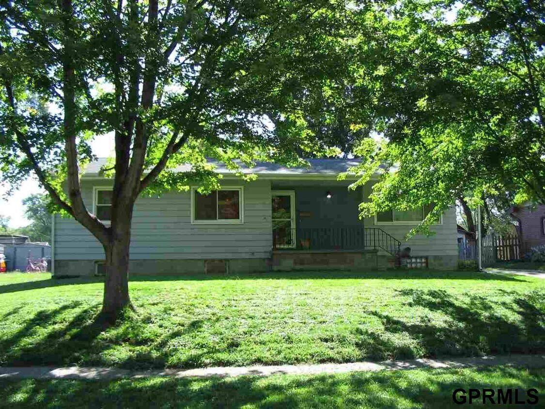 2507 Washington St, Bellevue, NE 68005 House for Rent in Bellevue, NE