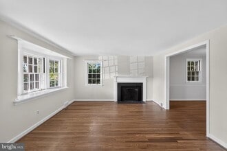 Building Photo - 216 Huron Ave