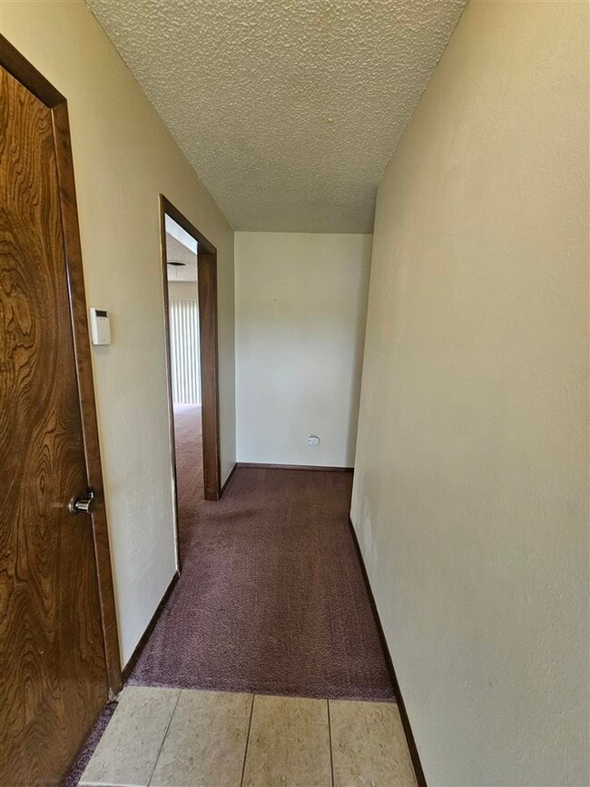 Building Photo - 1437 NW Great Plains Blvd