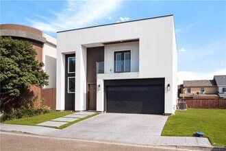 Building Photo - 15 S 42nd St