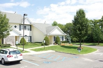 Building Photo - 205 Centre Ct