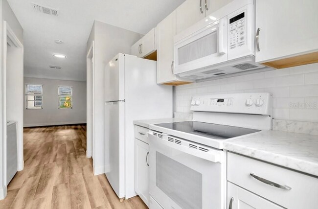 Foto del edificio - 15594 58th St N