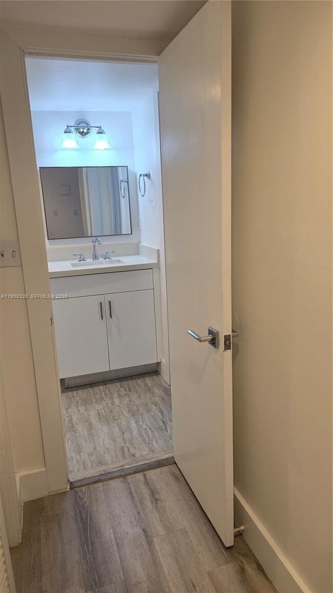 Building Photo - 401 Ocean Dr