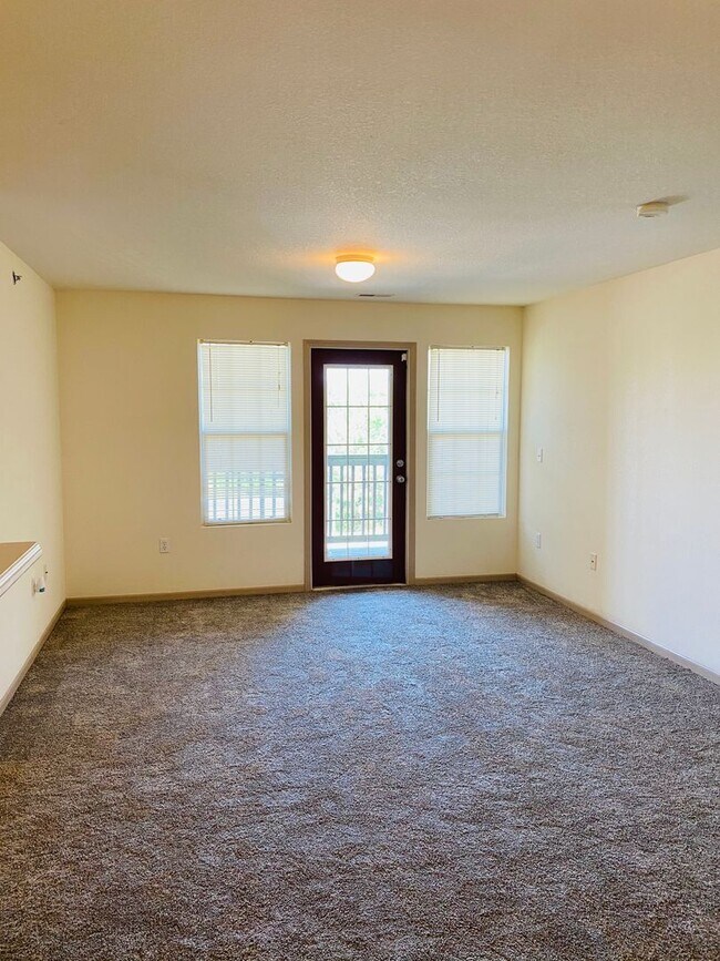 Foto del edificio - Spacious Apartment